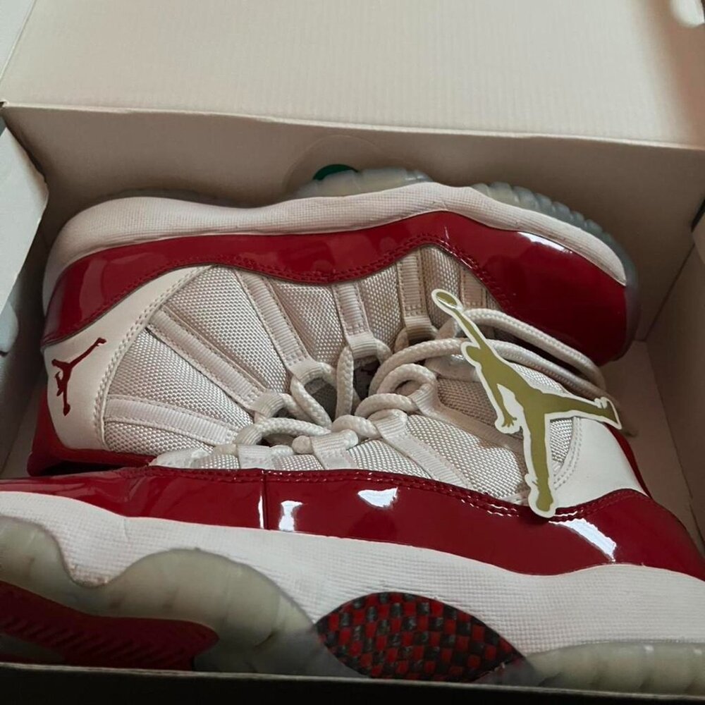 Air Jordan 11 Retro ‘Cherry’ 4.5Y/6W.